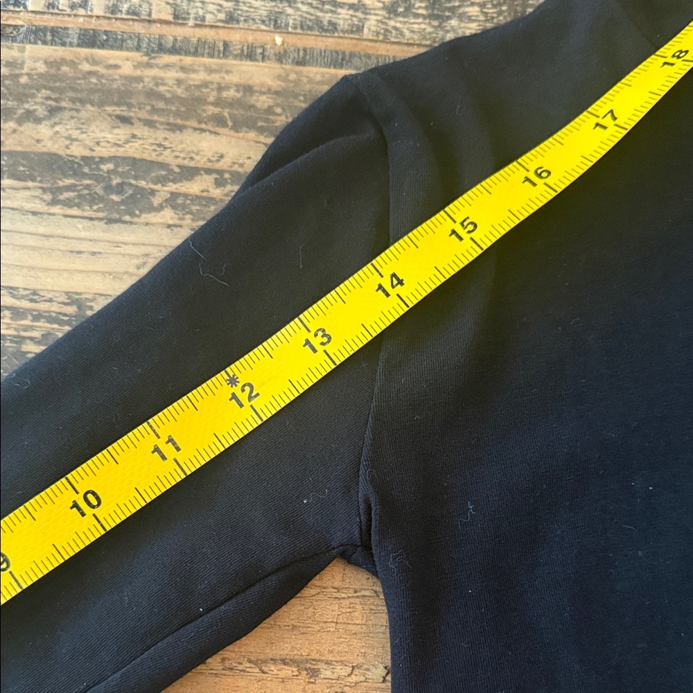 MOI Black Long Sleeve Turtleneck size 5/6 Girl or Boy - Picture 7 of 9